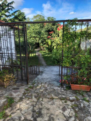 Spacious and serene space 10 min from Antigua Guatemala